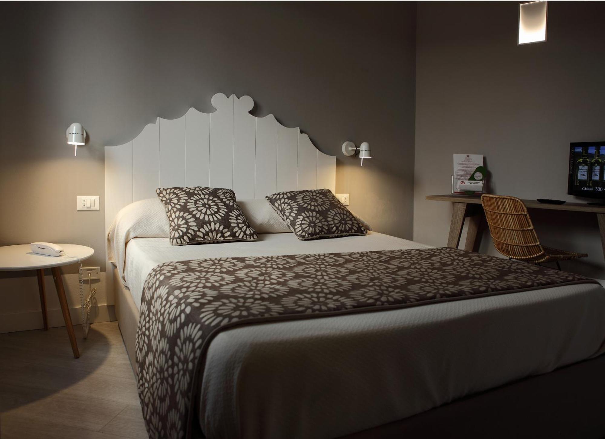 Aegusa Hotel ฟาวีญานา ห้อง รูปภาพ